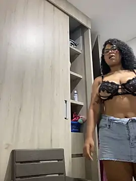 Snapshot of miiabrown18 chatting on October 21, 1:49 am miiabrown18 online show from October 21, 1:49 am