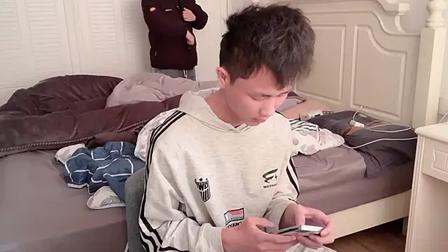 Snapshot of xwen2020 chatting on December 15, 3:45 am xwen2020 online show from December 15, 3:45 am