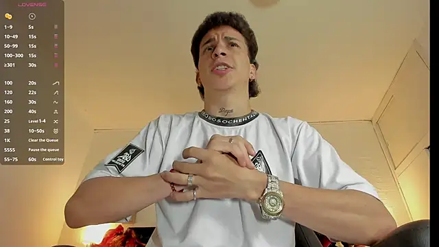 Snapshot of iammariano chatting on December 23, 2:44 am iammariano online show from December 23, 2:44 am