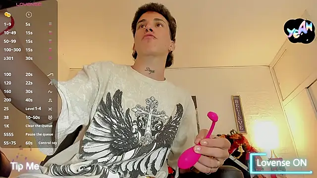 Snapshot of iammariano chatting on December 19, 3:21 am iammariano online show from December 19, 3:21 am