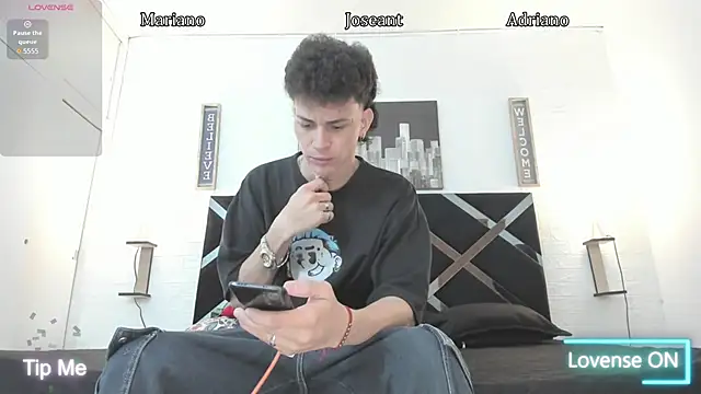 iammariano online show from November 20, 4:24 am