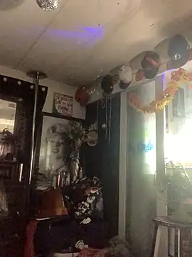 blondebarbiebae online show from April 7, 8:21 pm