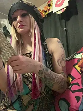 blondebarbiebae online show from February 7, 11:57 pm