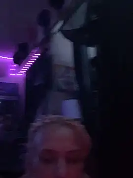 blondebarbiebae online show from October 29, 2:21 am