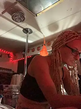 blondebarbiebae online show from November 7, 7:02 am