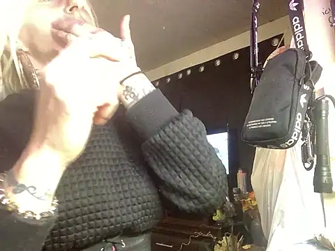 blondebarbiebae online show from February 25, 8:03 am