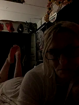 blondebarbiebae online show from December 3, 10:47 am