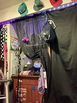 blondebarbiebae online show from October 8, 2:13 am