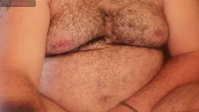 big bearr online show from April 17, 9:06 pm