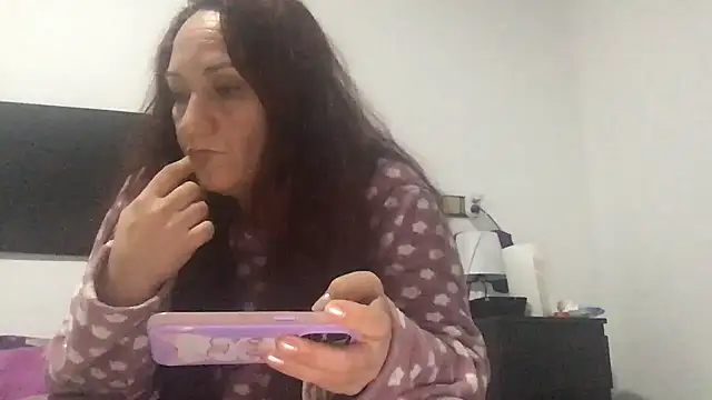 Snapshot of paula19800 chatting on December 4, 12:04 pm paula19800 online show from December 4, 12:04 pm