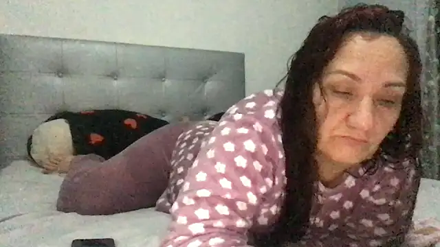 Snapshot of paula19800 chatting on October 28, 9:41 am paula19800 online show from October 28, 9:41 am