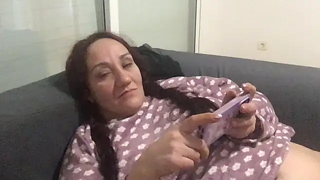 Snapshot of paula19800 chatting on November 10, 12:32 pm paula19800 online show from November 10, 12:32 pm