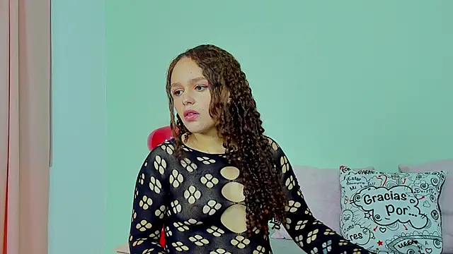 Snapshot of CamilaGomez149 chatting on February 12, 3:39 am CamilaGomez149 online show from February 12, 3:39 am