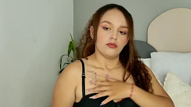 Snapshot of CamilaGomez149 chatting on June 16, 6:19 pm CamilaGomez149 online show from June 16, 6:19 pm