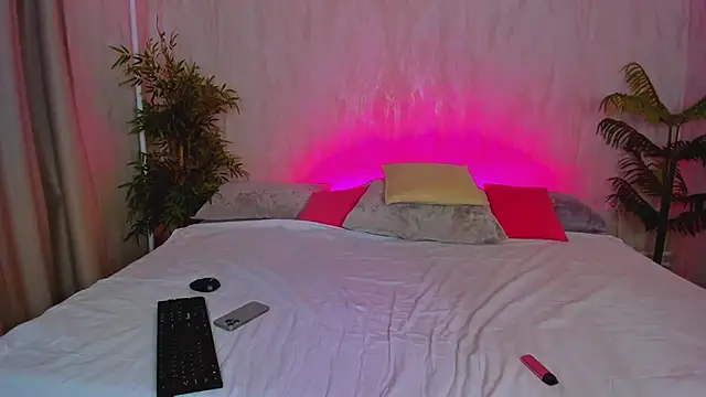 Alic Fox online show from February 3, 12:10 am