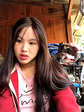 Snapshot of Mai_lovely chatting on November 16, 2:05 am Mai lovely online show from November 16, 2:05 am