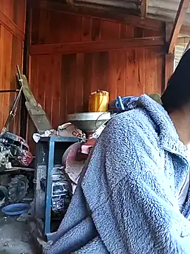 Snapshot of Mai_lovely chatting on November 25, 2:01 am Mai lovely online show from November 25, 2:01 am