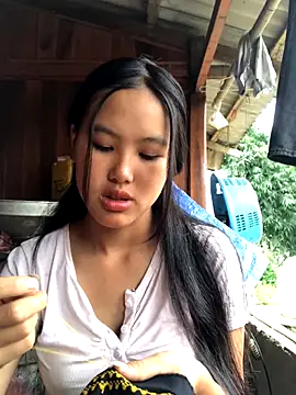 Snapshot of Mai_lovely chatting on October 26, 2:12 am Mai lovely online show from October 26, 2:12 am