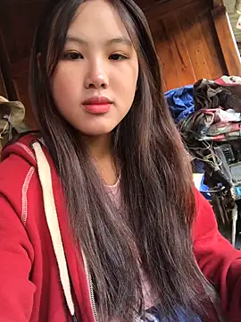 Snapshot of Mai_lovely chatting on November 15, 2:04 am Mai lovely online show from November 15, 2:04 am