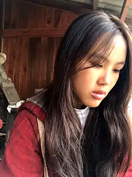 Snapshot of Mai_lovely chatting on November 13, 2:15 am Mai lovely online show from November 13, 2:15 am