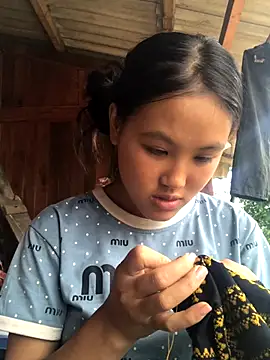 Snapshot of Mai_lovely chatting on October 15, 6:11 am Mai lovely online show from October 15, 6:11 am