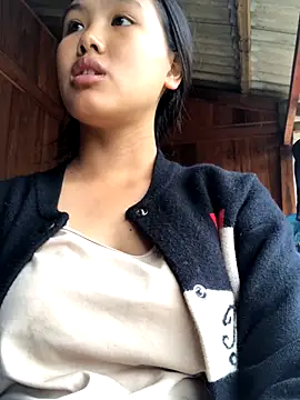 Snapshot of Mai_lovely chatting on October 22, 2:00 am Mai lovely online show from October 22, 2:00 am