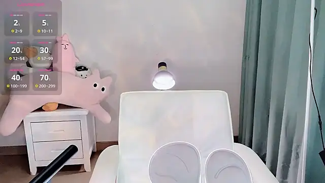 Snapshot of Luna--1 chatting on June 15, 12:49 pm Luna--1 online show from June 15, 12:49 pm