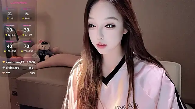 Snapshot of Luna--1 chatting on June 24, 3:43 pm Luna--1 online show from June 24, 3:43 pm