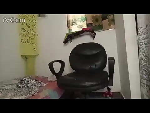 Snapshot of Dchocolatina chatting on October 1, 6:23 pm Dchocolatina online show from October 1, 6:23 pm