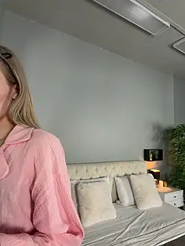 MaryDavies online show from March 23, 6:46 am