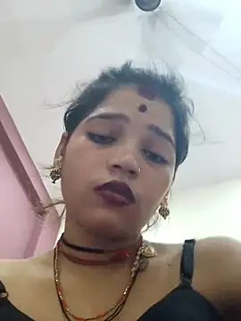 Snapshot of Mahek_love143 chatting on June 24, 10:18 pm Mahek love143 online show from June 24, 10:18 pm