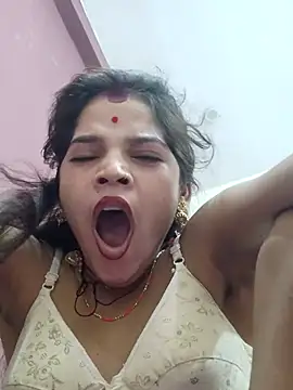 Snapshot of Mahek_love143 chatting on June 25, 11:43 pm Mahek love143 online show from June 25, 11:43 pm