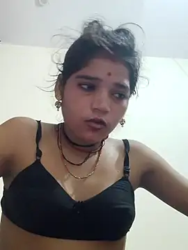 Snapshot of Mahek_love143 chatting on June 16, 10:54 pm Mahek love143 online show from June 16, 10:54 pm