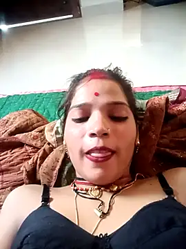 Snapshot of Mahek_love143 chatting on May 31, 11:05 am Mahek love143 online show from May 31, 11:05 am