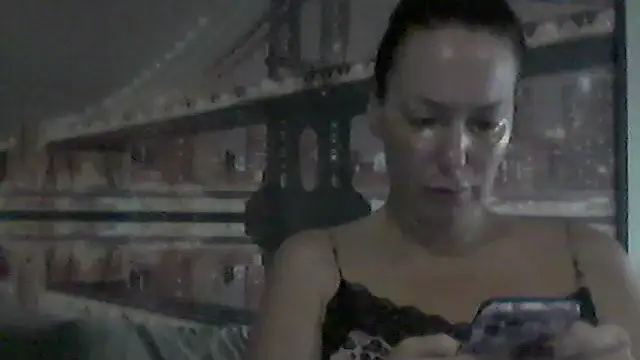 Snapshot of Selirine chatting on October 4, 1:18 am Selirine online show from October 4, 1:18 am