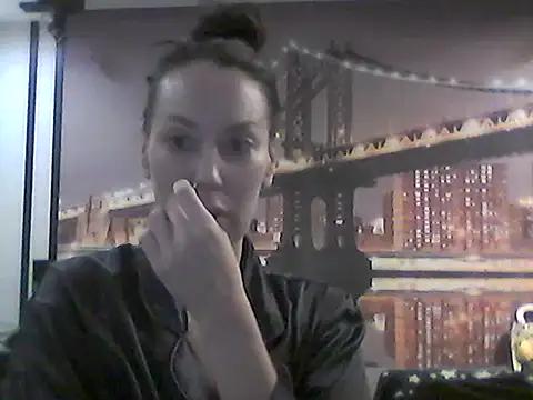 Snapshot of Selirine chatting on October 17, 12:07 pm Selirine online show from October 17, 12:07 pm