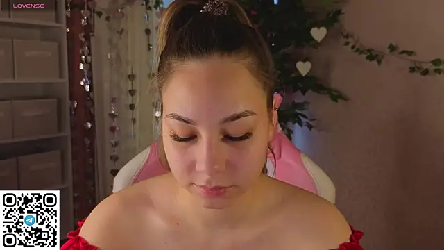 Al1ice Moures online show from February 12, 9:31 am