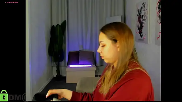 Al1ice Moures online show from February 16, 1:15 am