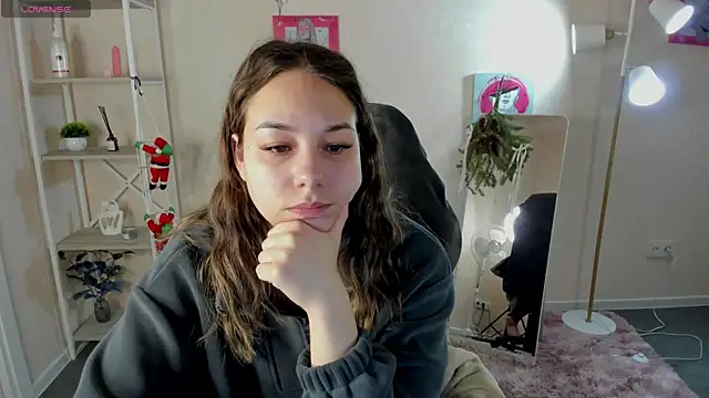 Al1ice Moures online show from January 13, 1:53 am