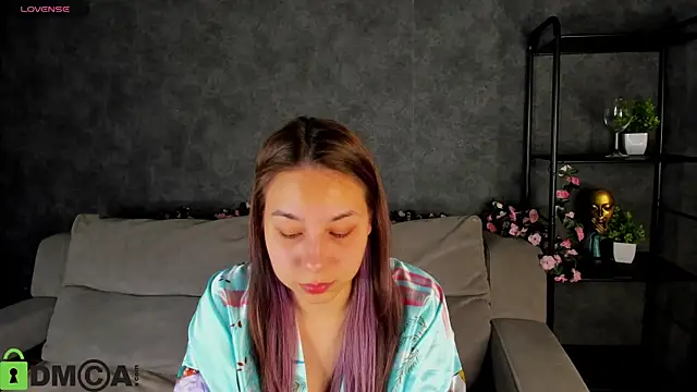 Al1ice Moures online show from October 29, 1:15 am