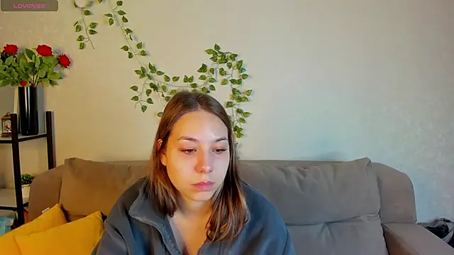 Al1ice Moures online show from November 28, 1:06 am