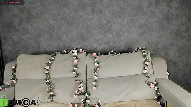 Al1ice Moures online show from November 14, 1:09 am