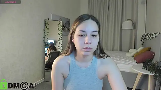 Al1ice Moures online show from December 2, 1:06 am