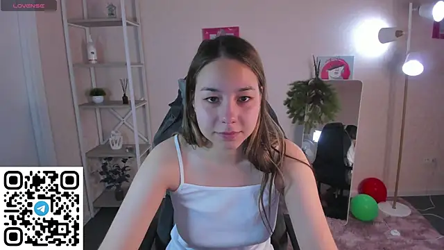 Al1ice Moures online show from December 22, 1:17 am