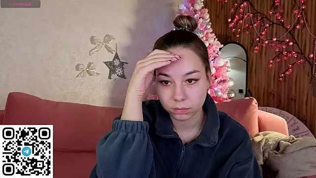 Al1ice Moures online show from January 7, 1:21 am