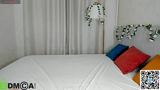 Al1ice Moures online show from February 17, 1:36 am