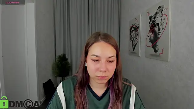 Al1ice Moures online show from October 27, 9:10 am