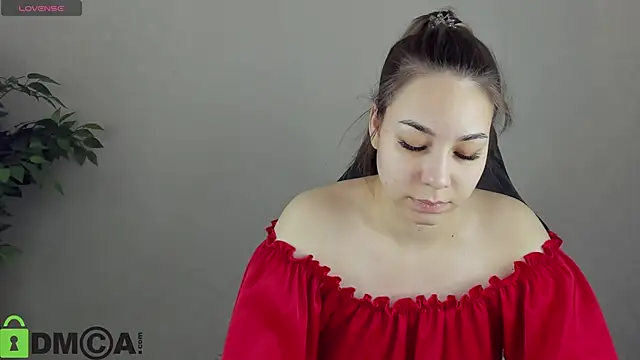 Al1ice Moures online show from February 13, 9:31 am