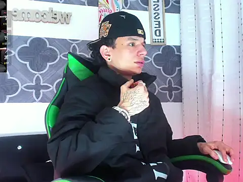 Skinny batman online show from December 2, 10:55 pm