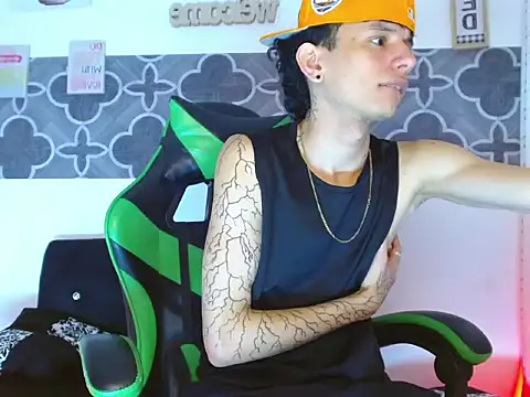 Skinny batman online show from December 1, 8:53 pm